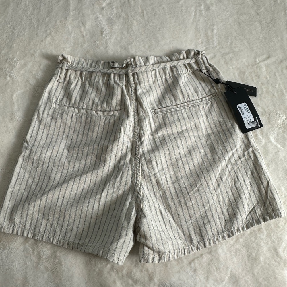 rag & bone Women's High Waist Beige Pinstripe Shorts - Picture 4 of 5